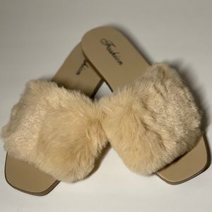 ‘Bella’ Slippers in Apricot
